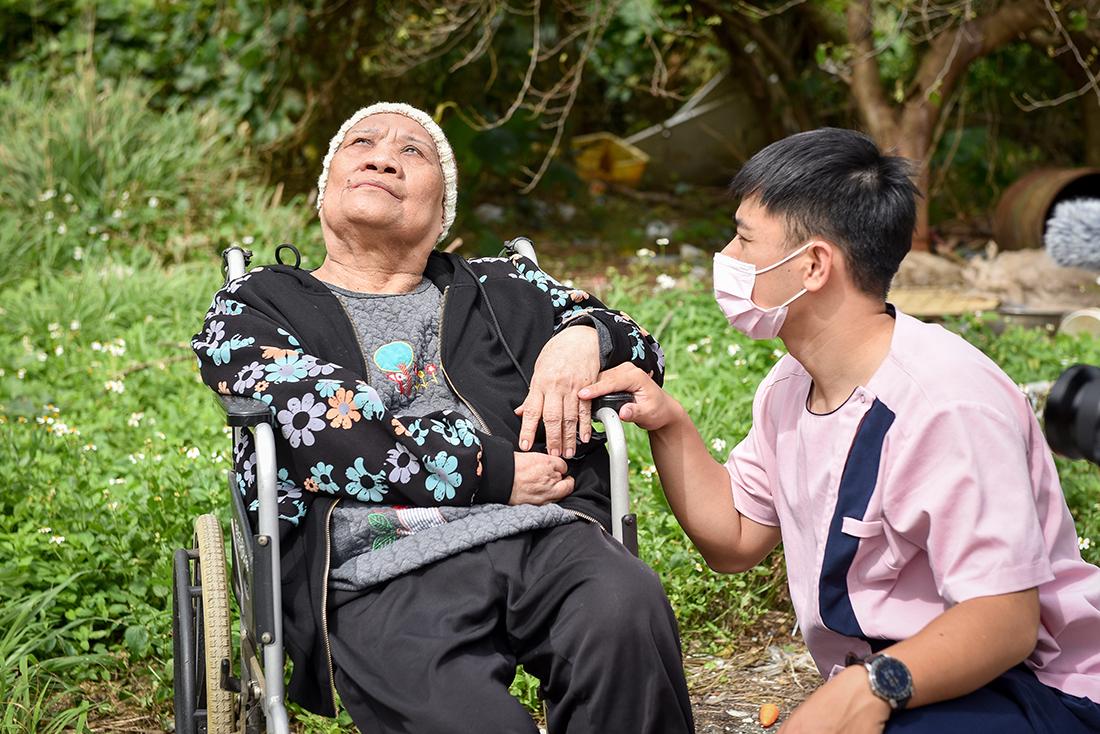 全人照護是什麼？帶你了解 5 大全人照護內容、案例 - 醫療財團法人南迴基金會 | South-Link Medical Foundation